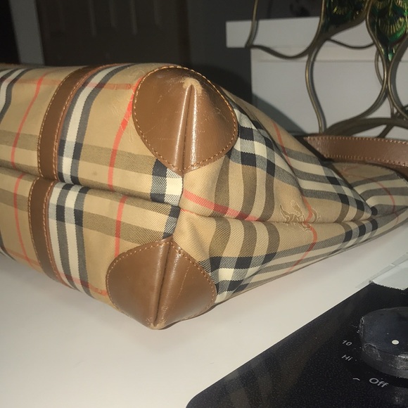 AUTHENTIC VINTAGE BURBERRY TOTE - Picture 8 of 16